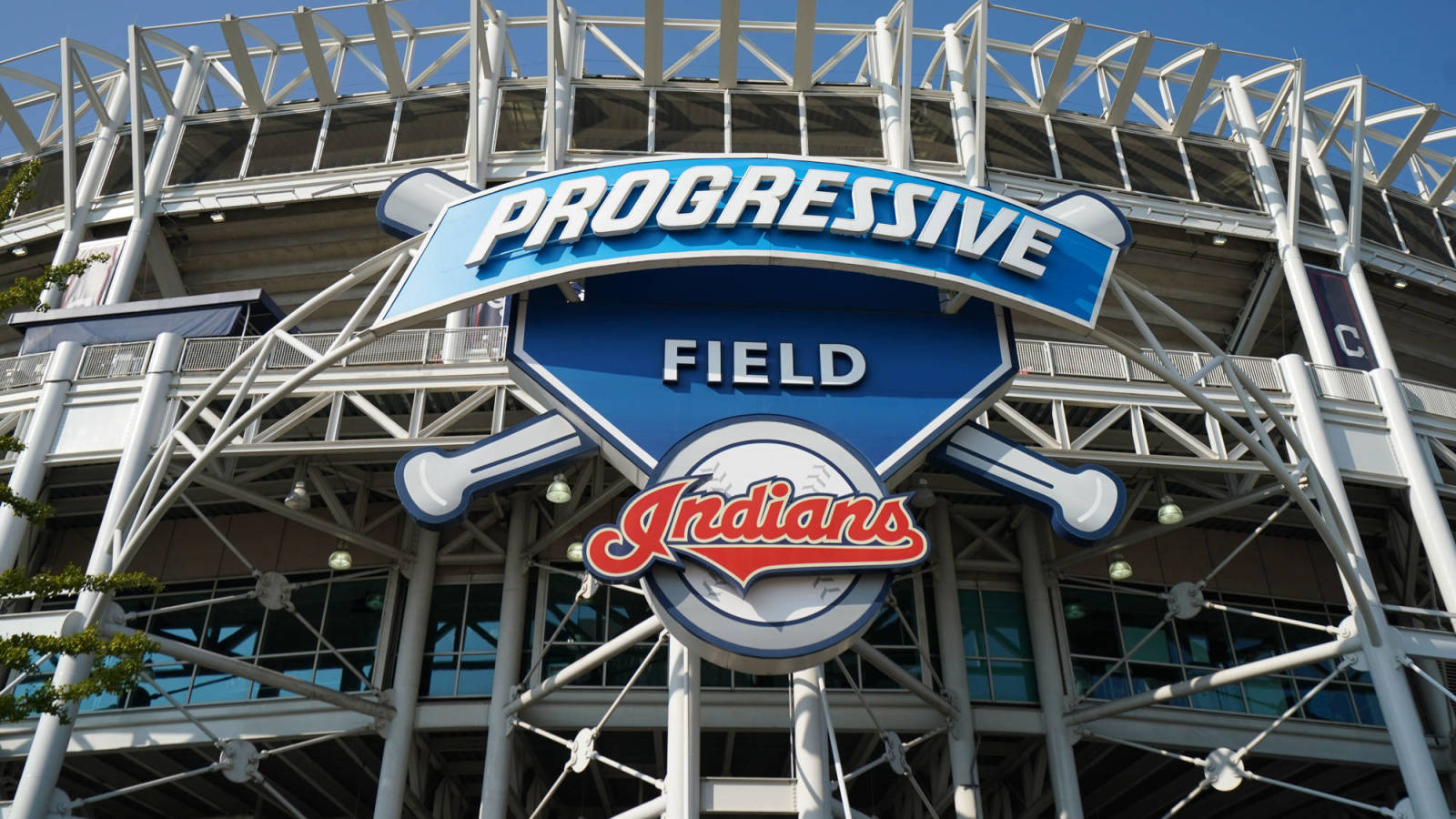 Indians agree to 15-year lease to stay in downtown Cleveland 1 Indians agree to 15-year lease to stay in downtown Cleveland