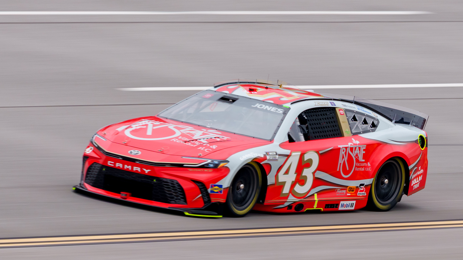 http://www.yardbarker.com/media/f/0/f0f61f9a5374a9568af67df0d9de3cf694f0ce0a/thumb_16x9/apr-26-2025-talladega-alabama-usa-nascar-cup.jpg