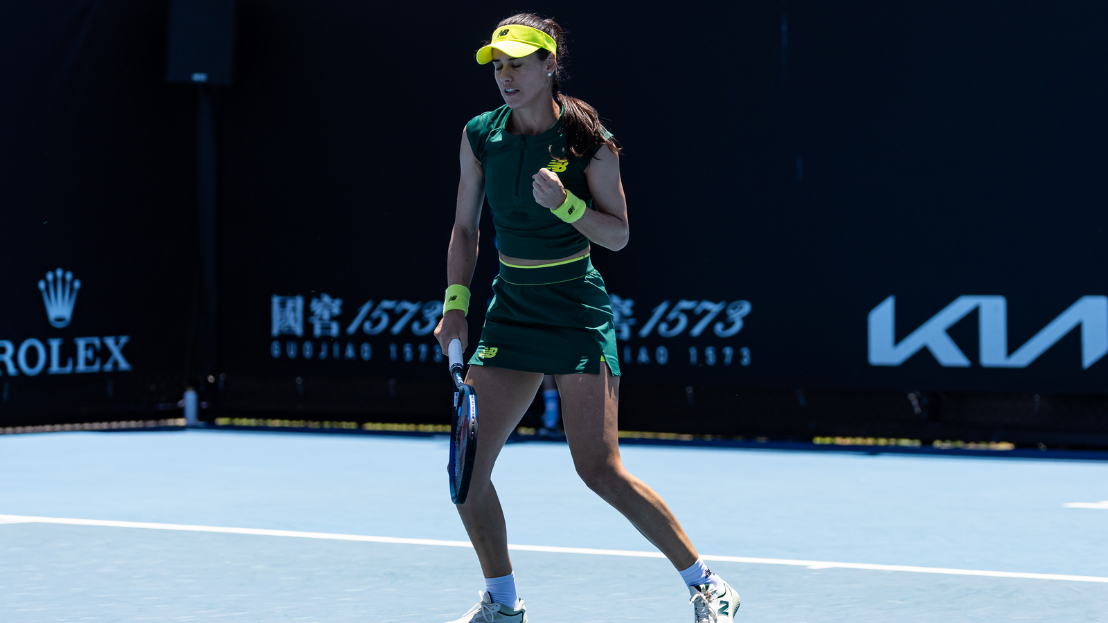 Daily Dose of Social Media: Sorana Cirstea comforts Simona Halep in her final career match, Carlos Alcaraz shows off football skills
