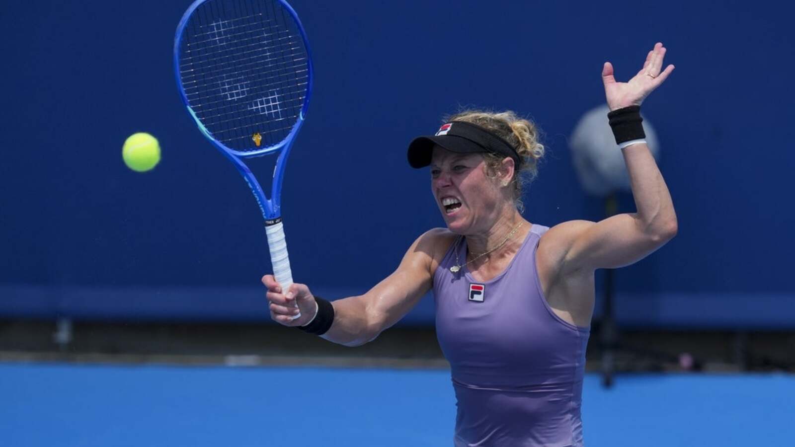 WTA roundup: Germany’s Siegemund kicks off Stuttgart with 3-set win