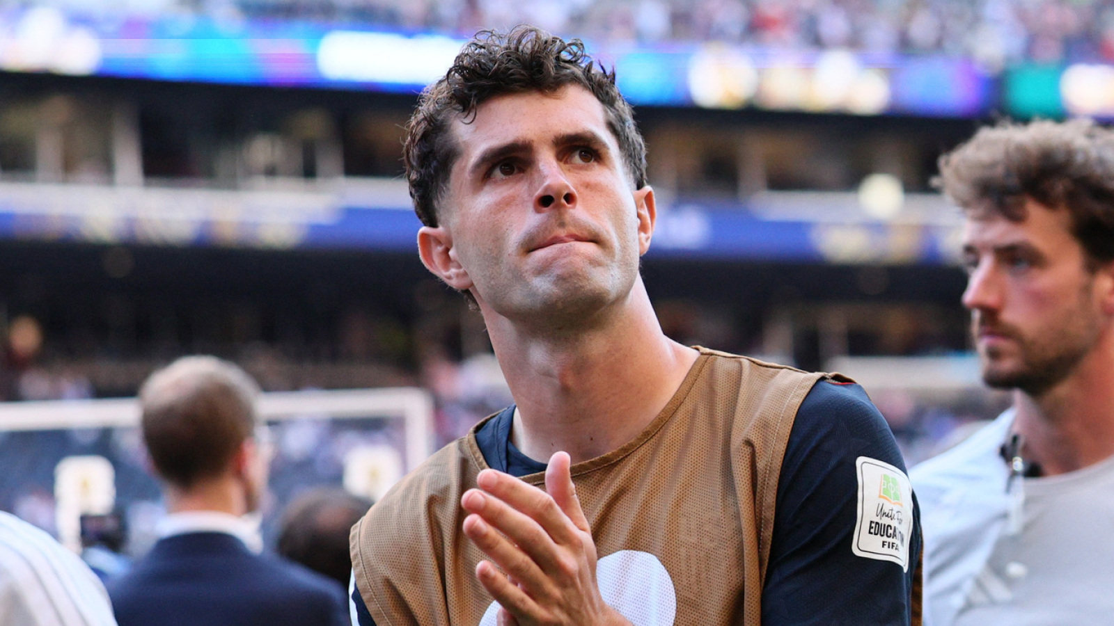 Tim Howard urges Christian Pulisic to avoid social media after U.S. World Cup exit