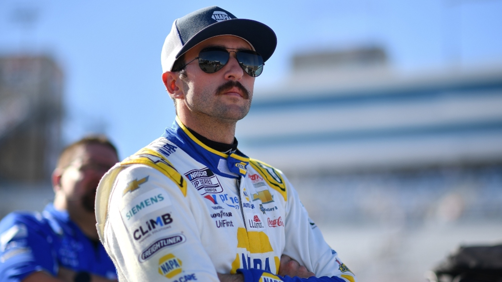 Kevin Harvick reacts to ‘sneaky’ Chase Elliott Las Vegas finish, points situation: ‘Nobody would have believed you’