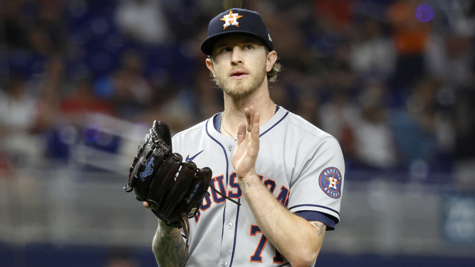 Astros closer diagnosed with shoulder capsule sprain