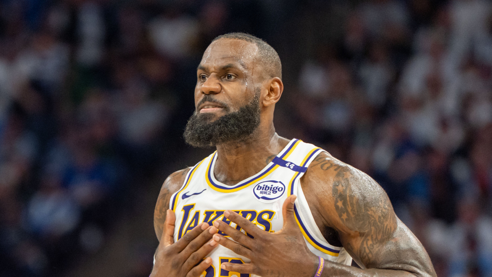 LeBron James' refusal to go the Tim Duncan route could hurt Lakers