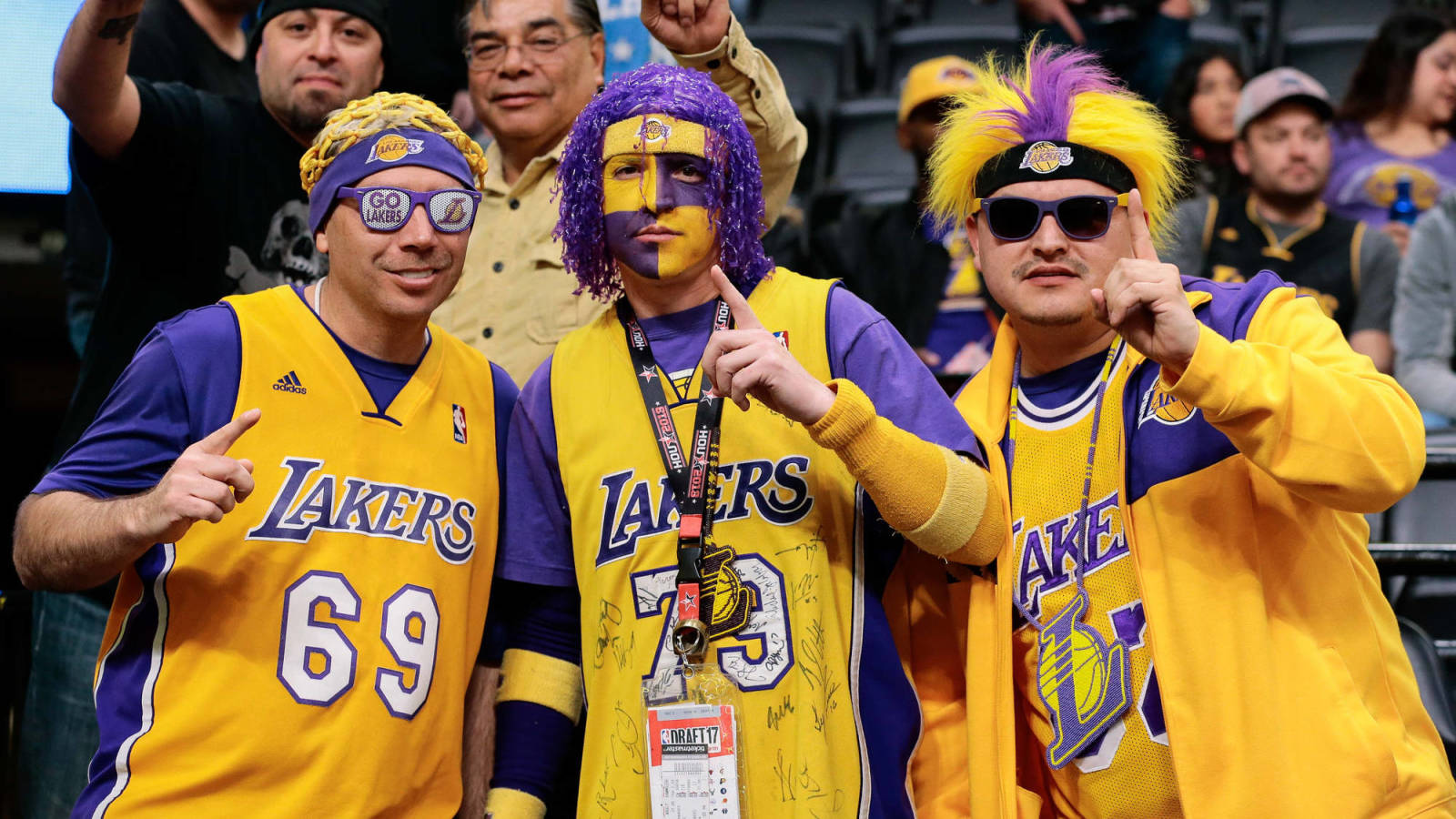 Lakers Fans Boo During Win Over Failing To Get Free Tacos Yardbarker