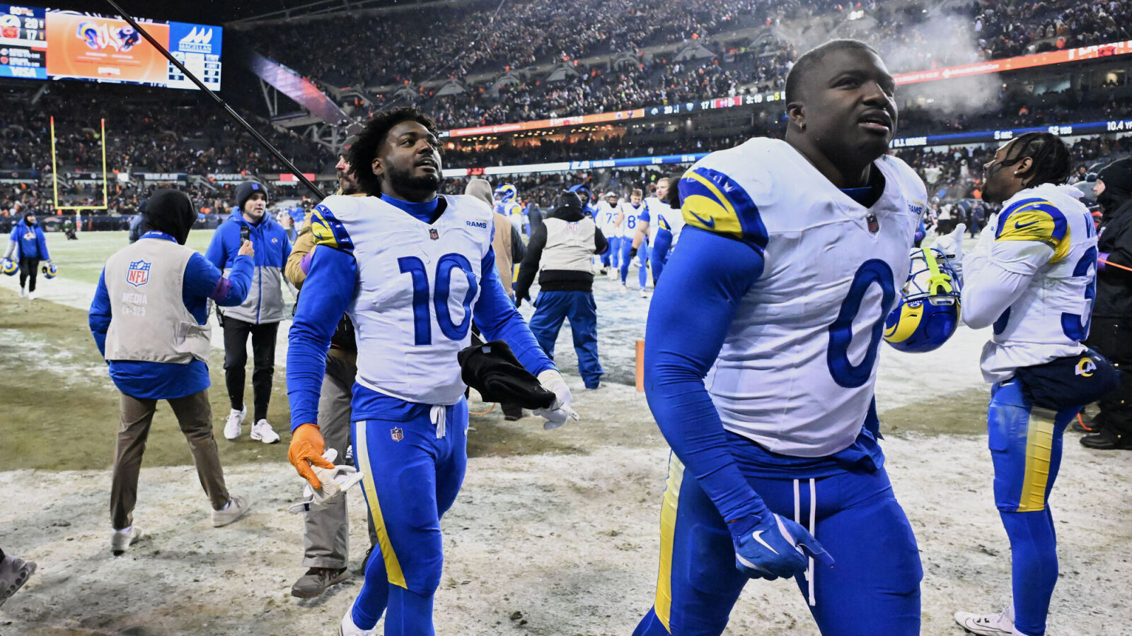 Rams players had unique way for battling the cold during playoff win over Bears