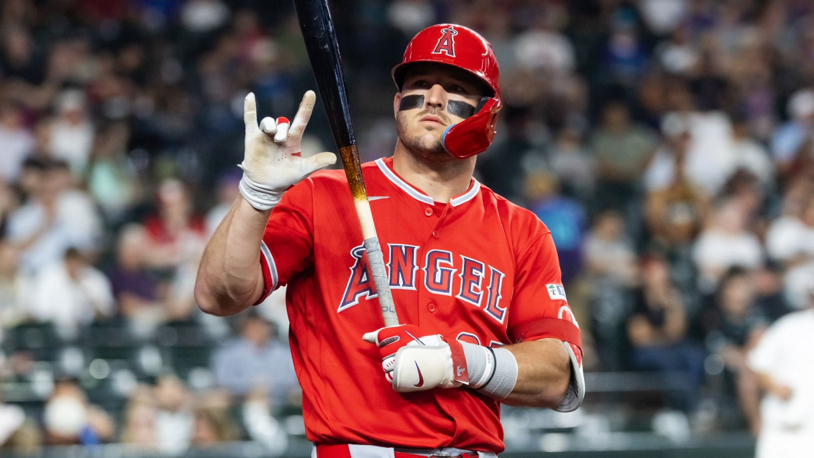 Měl by Mike Trout konečně zkusit soutěž v domácích vrazech? Doba se krátí