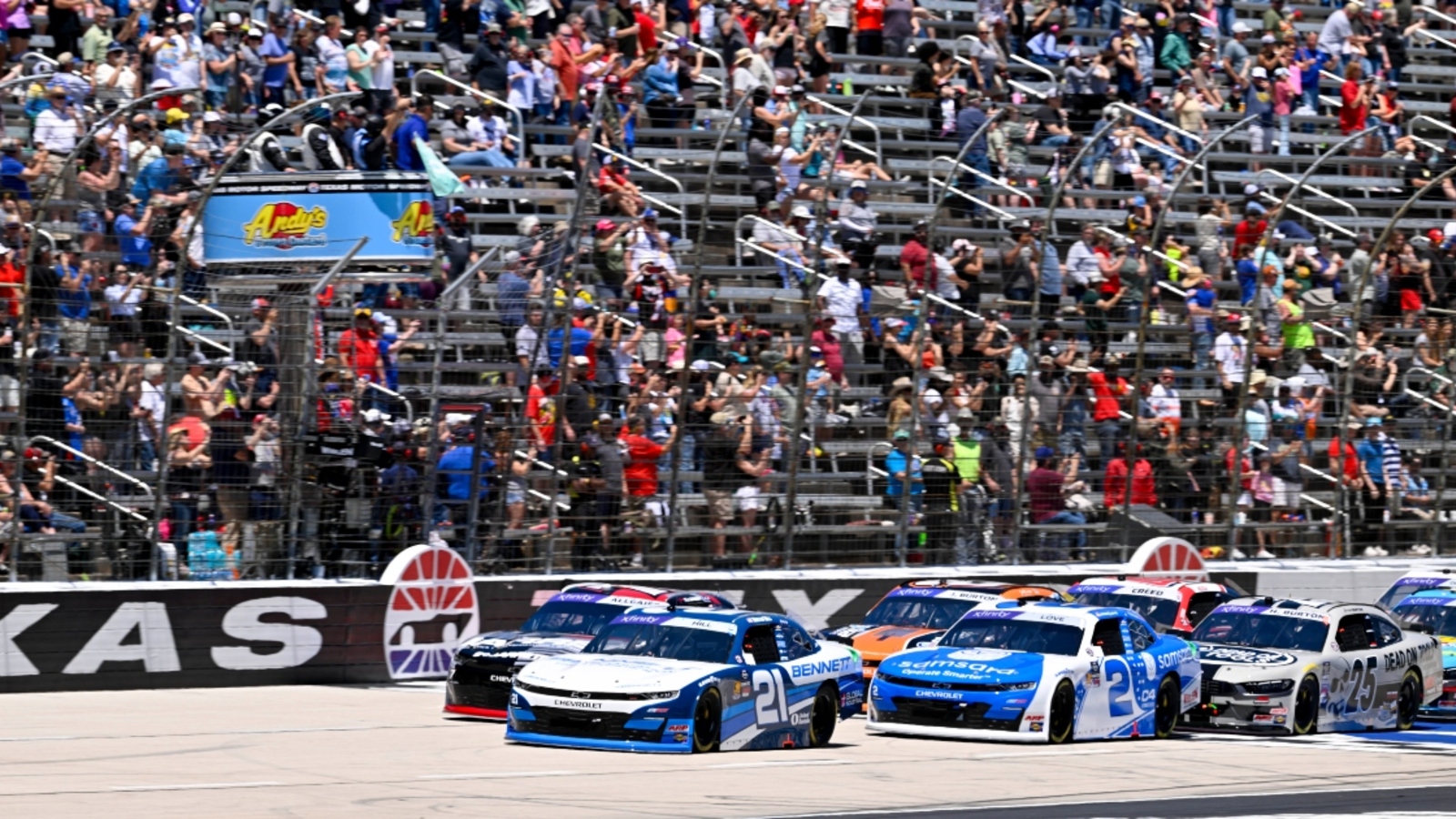 http://www.yardbarker.com/media/f/5/f545486012c462ce571f80a445e1dbf41446822b/thumb_16x9/kyle-larson-texas-xfinity-win.jpg