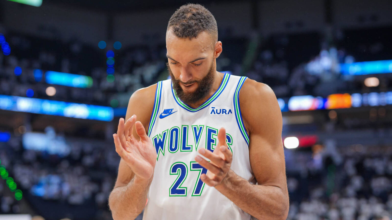 Timberwolves center flashes 'money sign' again