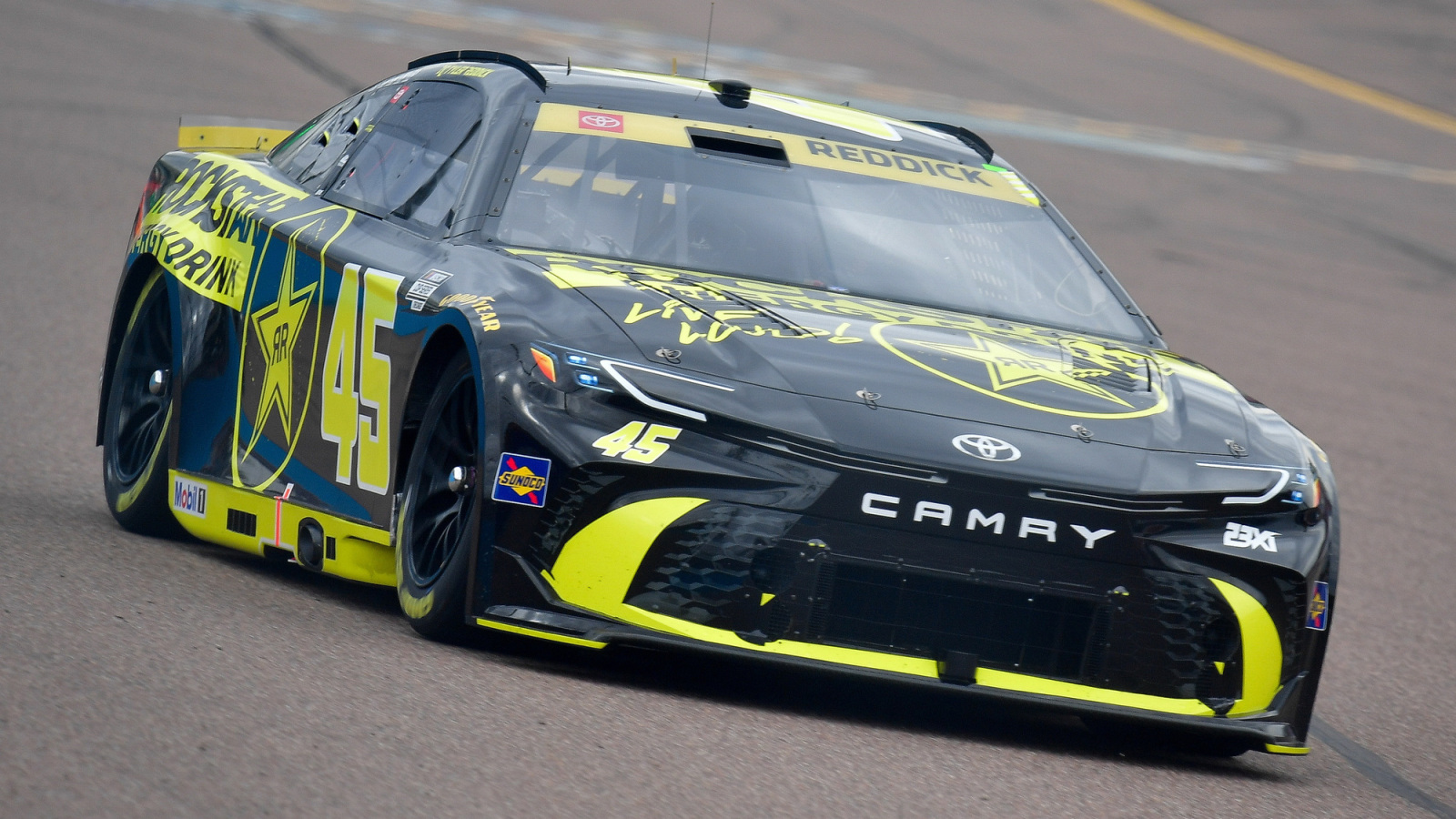 Tyler Reddick wins at Phoenix as Kyle Larson’s struggles tighten NASCAR Cup title race