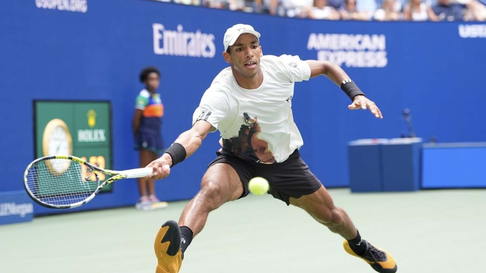 Felix Auger-Aliassime, Alex de Minaur soar into U.S. Open quarters