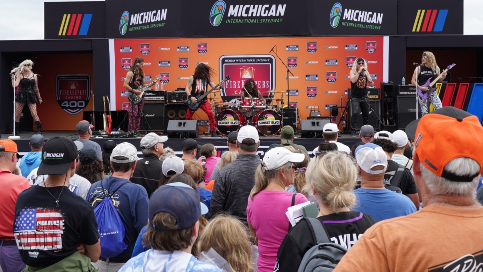 Thousands of NASCAR fans stuck outside Michigan International Speedway as postponed race starts