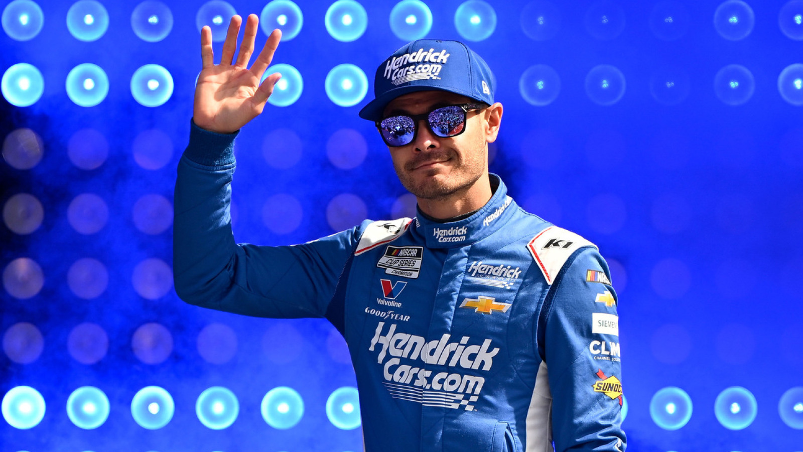 Kyle Larson clinches Round of 8 berth in NASCAR playoff race at Charlotte Roval