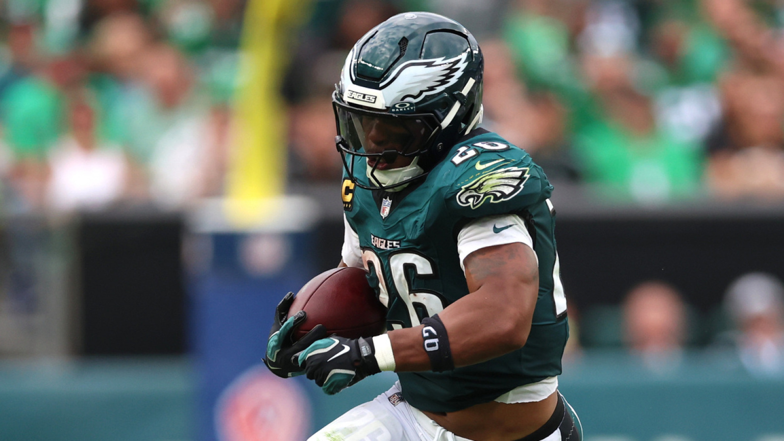 Eagles' Saquon Barkley exits game against Rams with hamstring injury