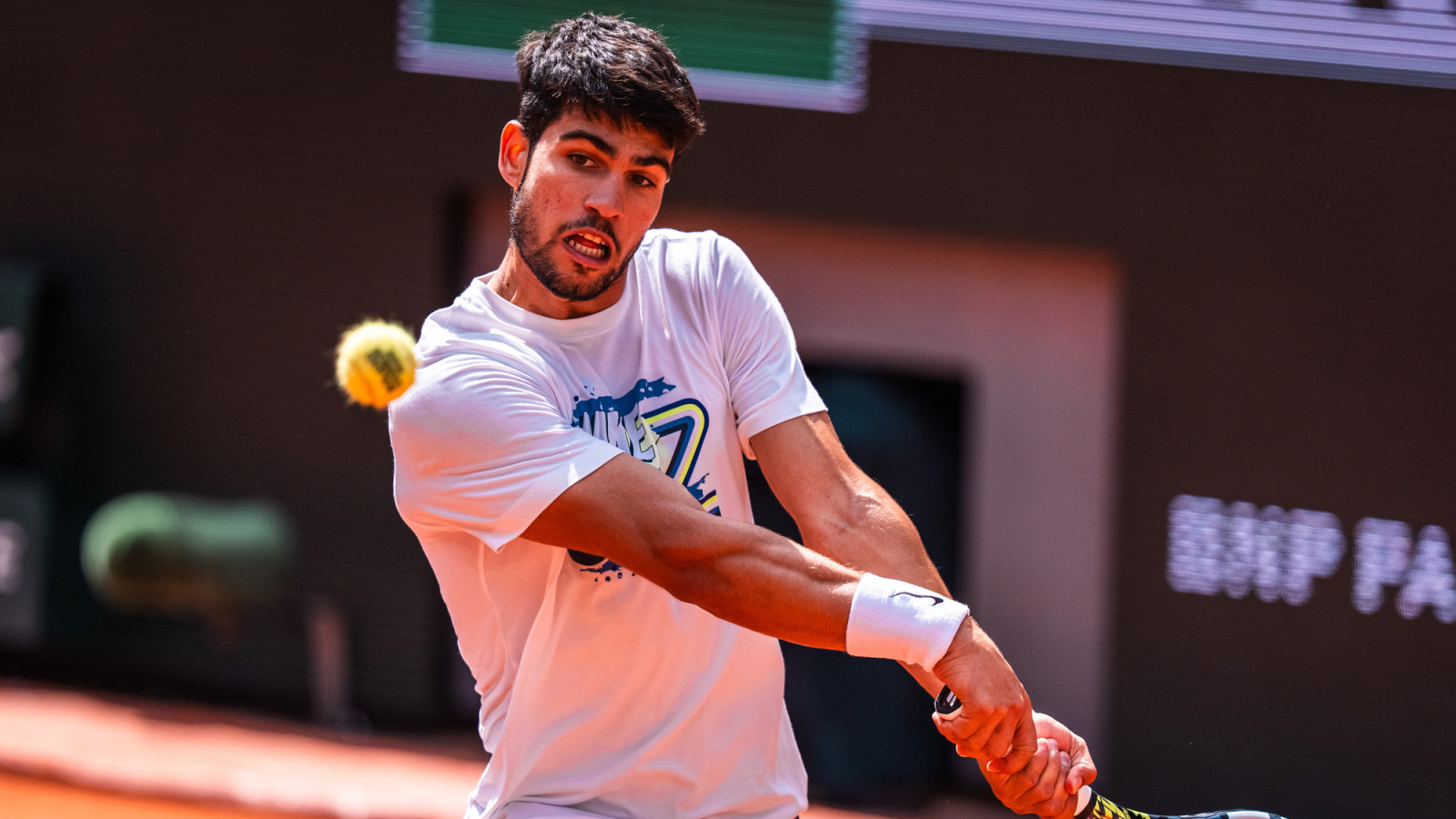 'He has showed he has something extra': Two-time French Open runner-up gives Carlos Alcaraz 'edge' over Jannik Sinner for Roland Garros 2025