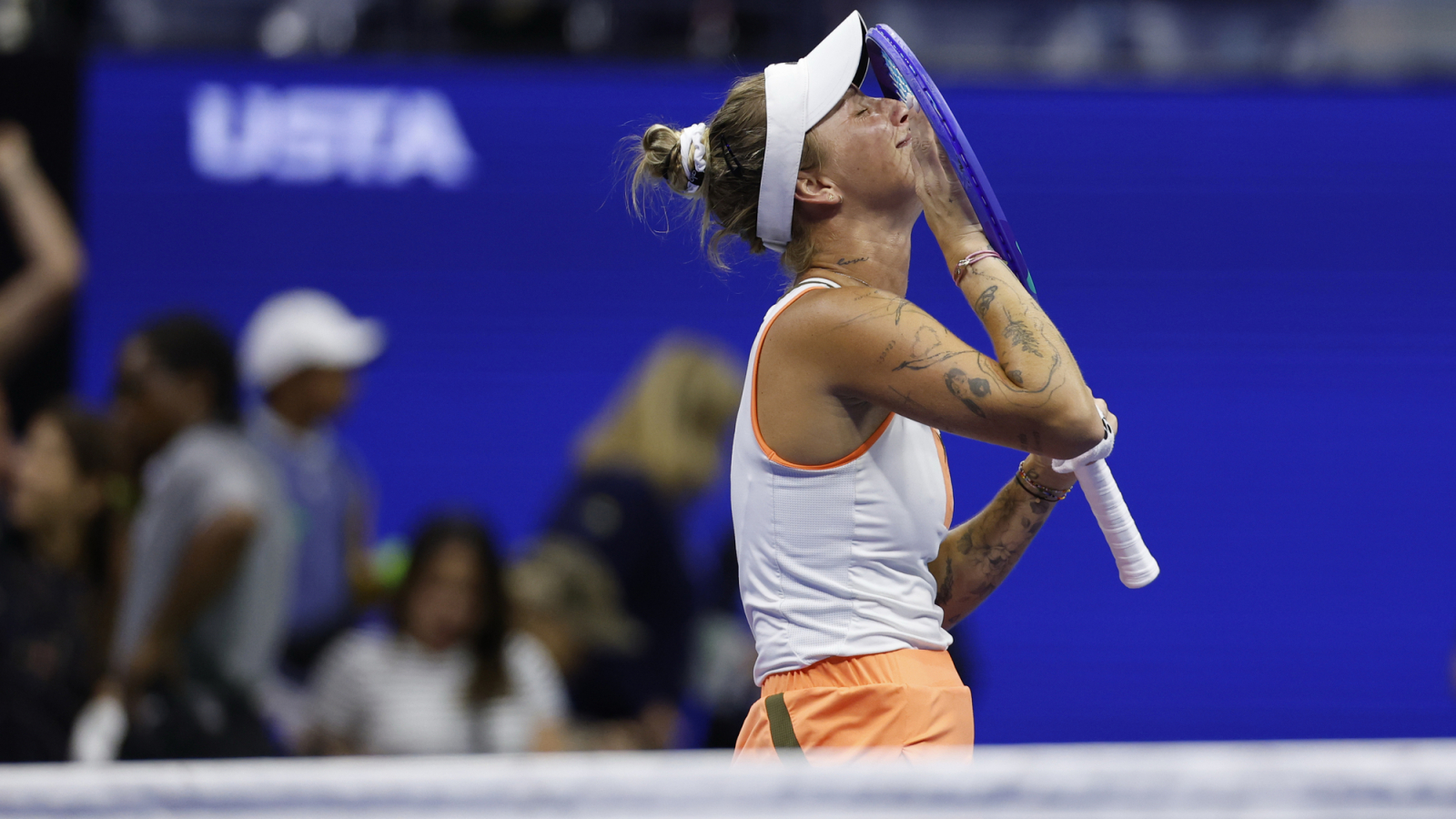 Marketa Vondrousova dream run ends abruptly as injury hands Sabalenka semifinal spot