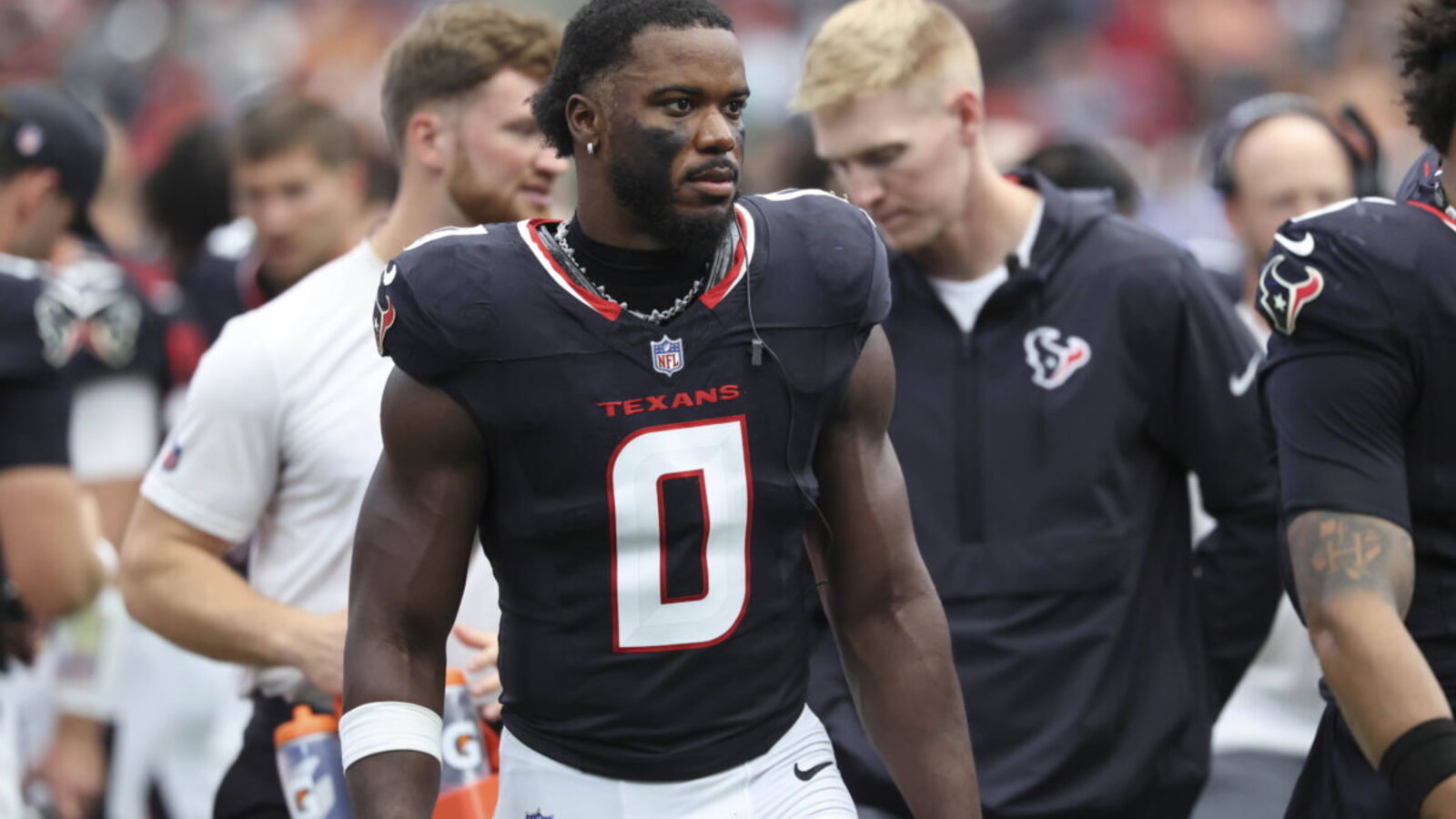 ‘I’m Getting Attacked as a Human Being’: Texans’ Azeez Al-Shaair Blasts NFL’s Double Standard After Suspension 