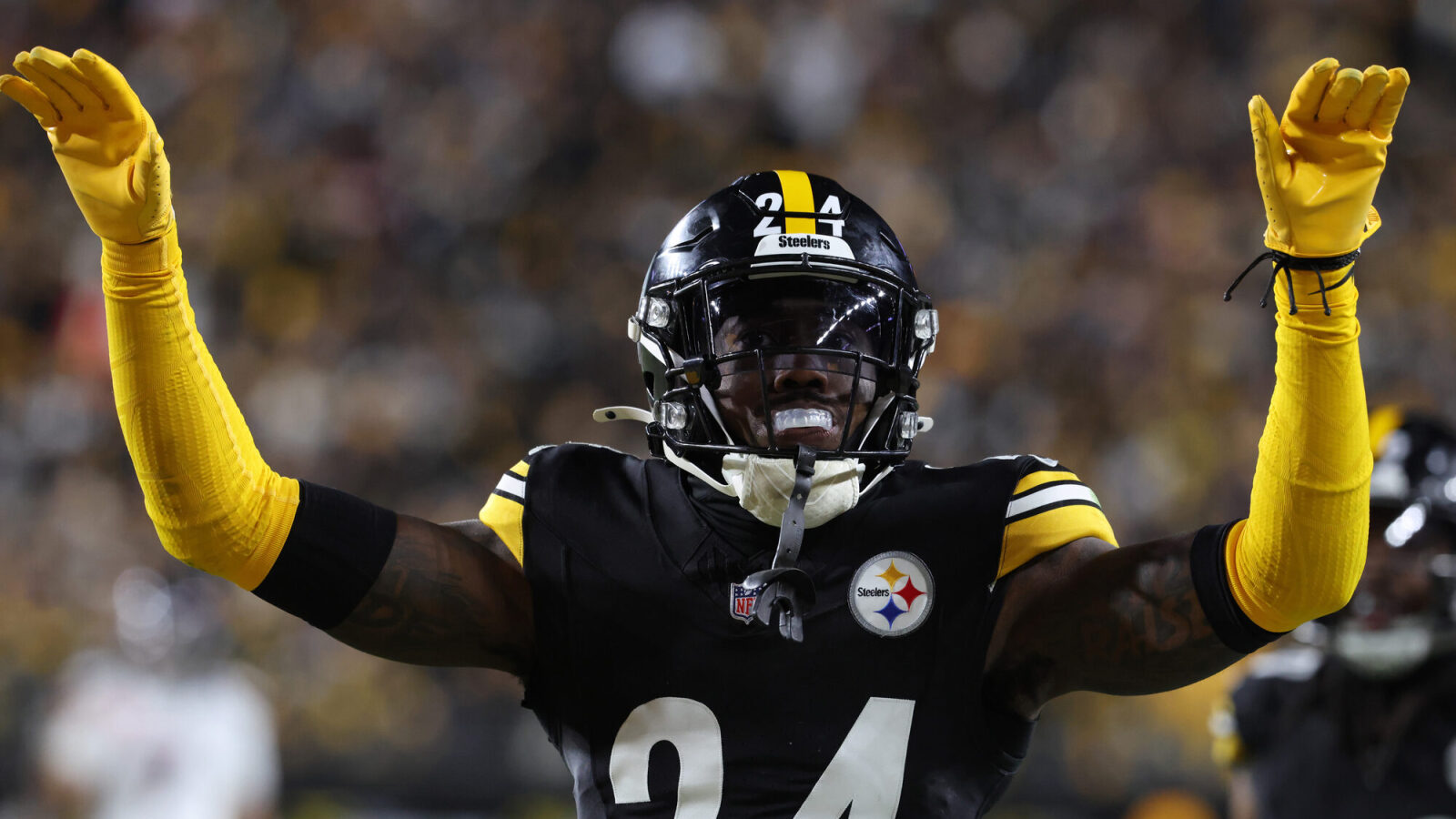 Steelers and Joey Porter Jr. at contract impasse, coach Mike McCarthy says