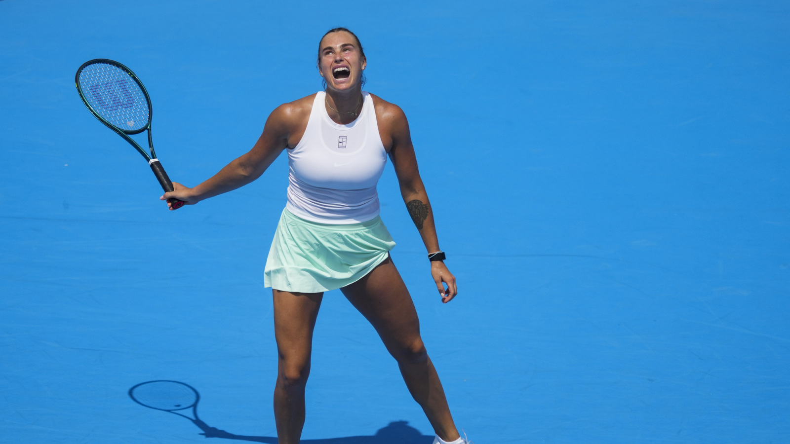 Sinner, Sabalenka, & Swiatek emotionally surprise fans; Alcaraz wears a wrestling mask and Tiafoe gets a bandana from Shnaider