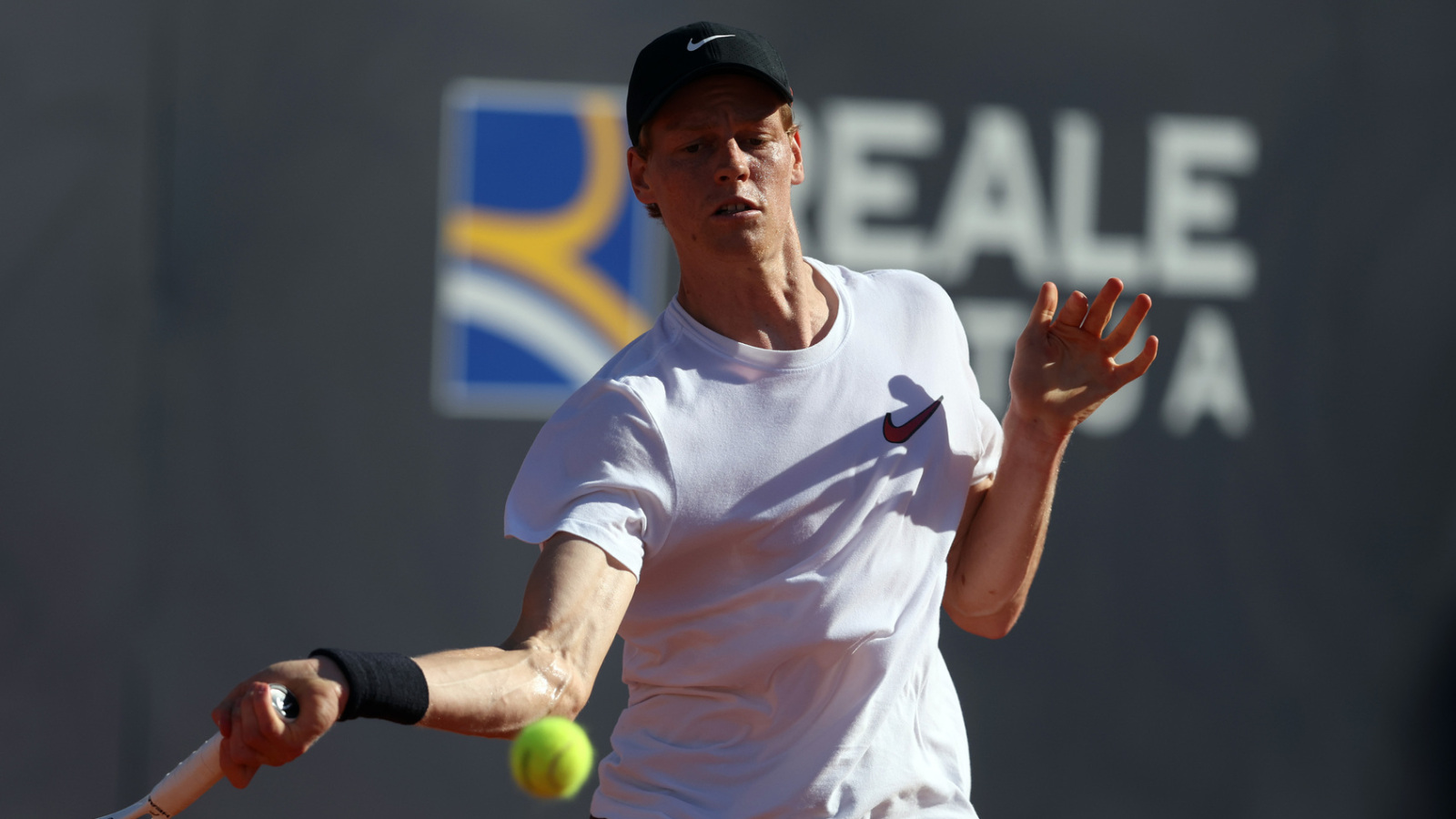 Daily Dose of Social Media: Sinner, Zverev, Fonseca and more pick sides in ‘Gorilla vs. 100 Men’ trend