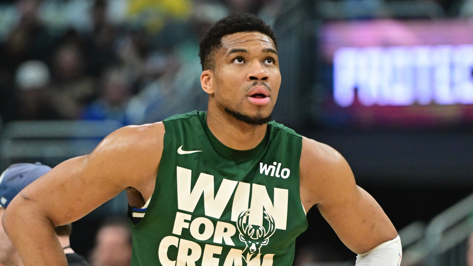 Giannis Antetokounmpo has funny reaction to MVP announcement