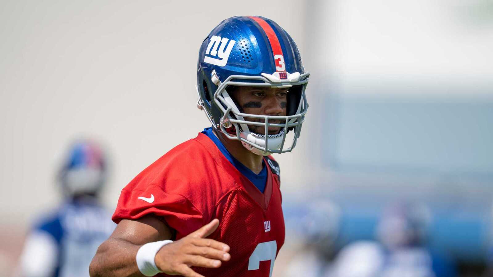 Giants' Russell Wilson shows leadership in message to Jaxson Dart amid rough practice