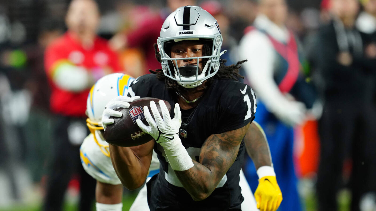 'He really let us be ourselves': Raiders WR opens up about HC Antonio Pierce