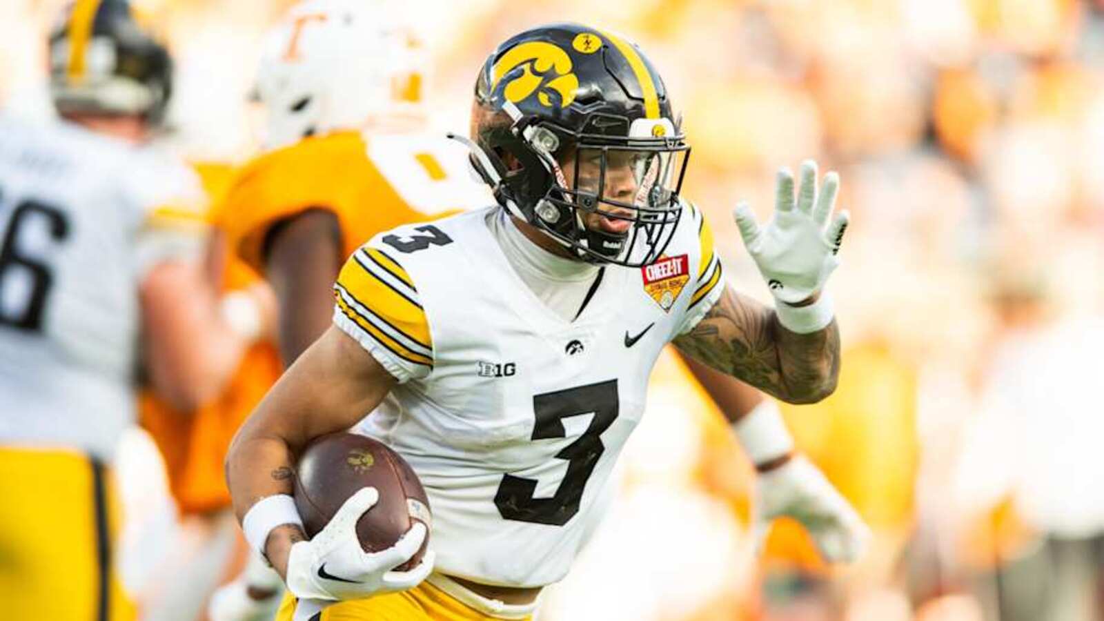 Former Iowa Hawkeyes WR Finalizes Transfer Portal Commitment | Yardbarker