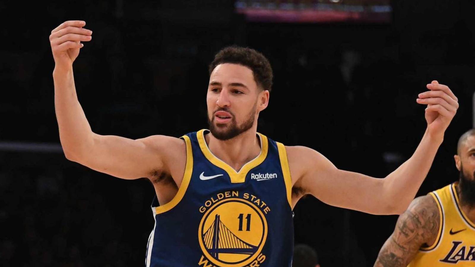 Klay Thompson sets NBA record for consecutive threes made before a miss