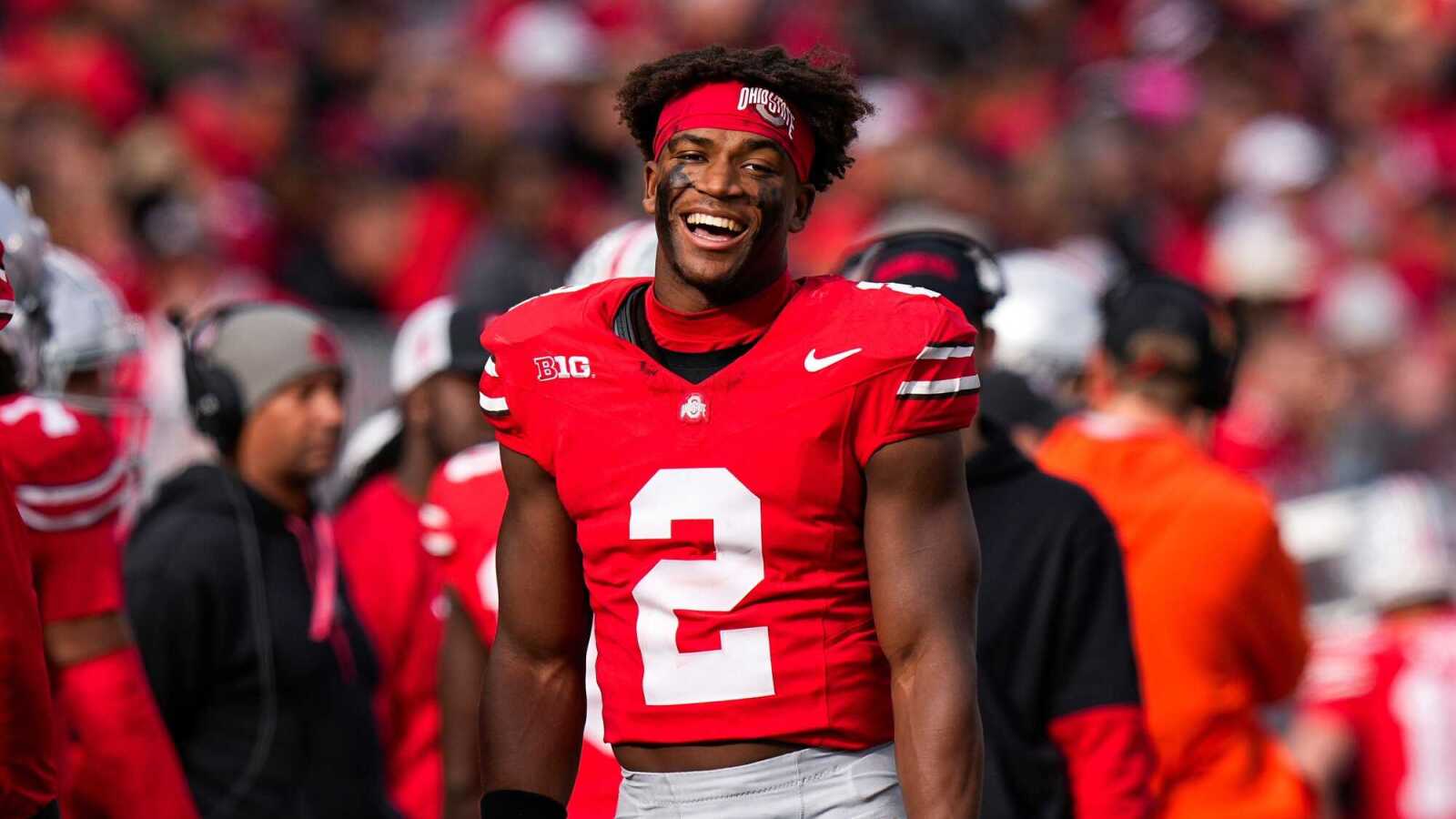 https://www.yardbarker.com/media/0/0/0026b000f2f9c9e80dcd08c708bfcfa7ce7d5352/thumb_16x9/ohio-state-safety-caleb-downs.jpg?v=1