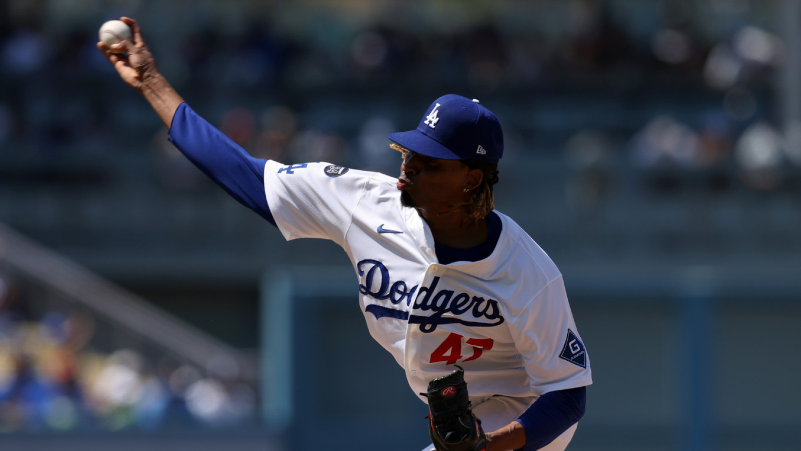 Veteran pitcher elects free agency after Dodgers DFA | Yardbarker