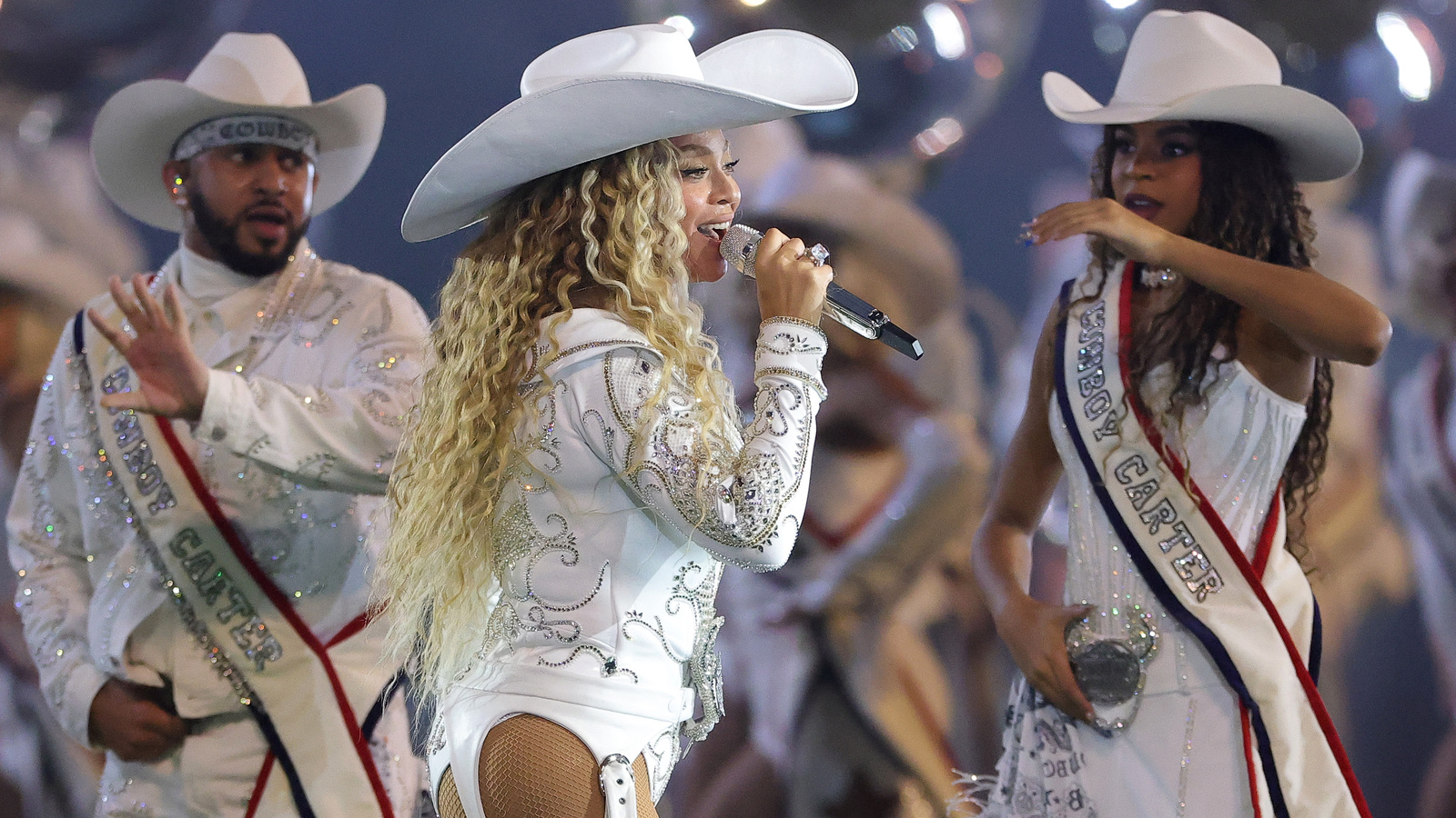 Beyoncé's Billionaire Success 'Was Never the Goal,' Says Dad Mathew ...