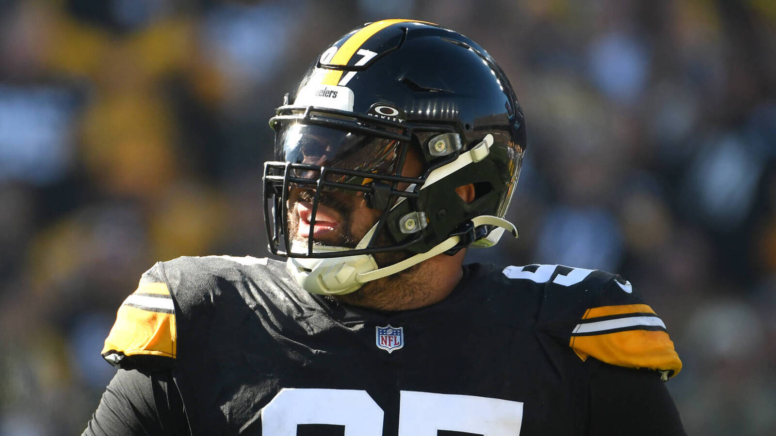 Steelers' Star Faces Season Ending Decision: Contract Or Football? - y13ili2