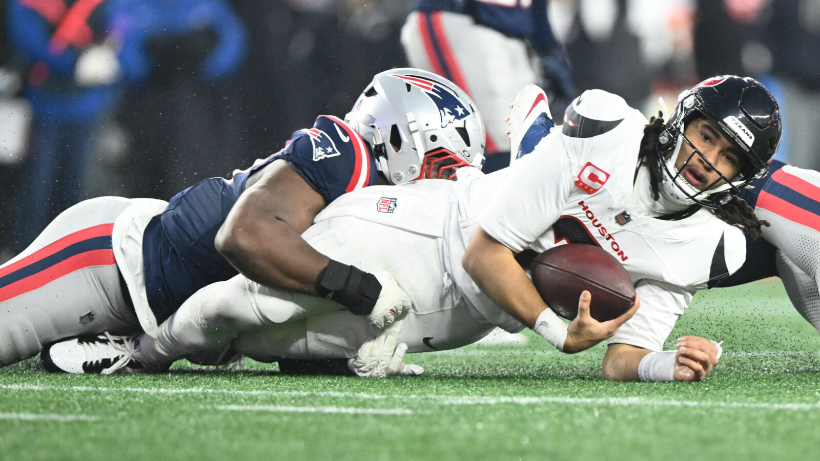 https://www.yardbarker.com/media/0/1/01086f54a724fce88df4cbbe1051b31ff658873e/thumb_16x9/texans-patriots-takeaways-offensive-meltdown.jpg?v=1