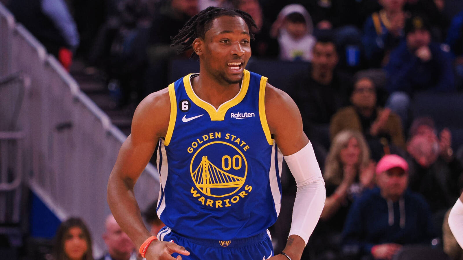 מעורב הופס ליום שני: סבאנה ג'יימס, האשה של לברון, אומרת שזו היא השנה האחרונה שלו / מנחם לס מעורב הופס ליום שני: סבאנה ג'יימס, האשה של לברון, אומרת שזו היא השנה האחרונה שלו / מנחם לס