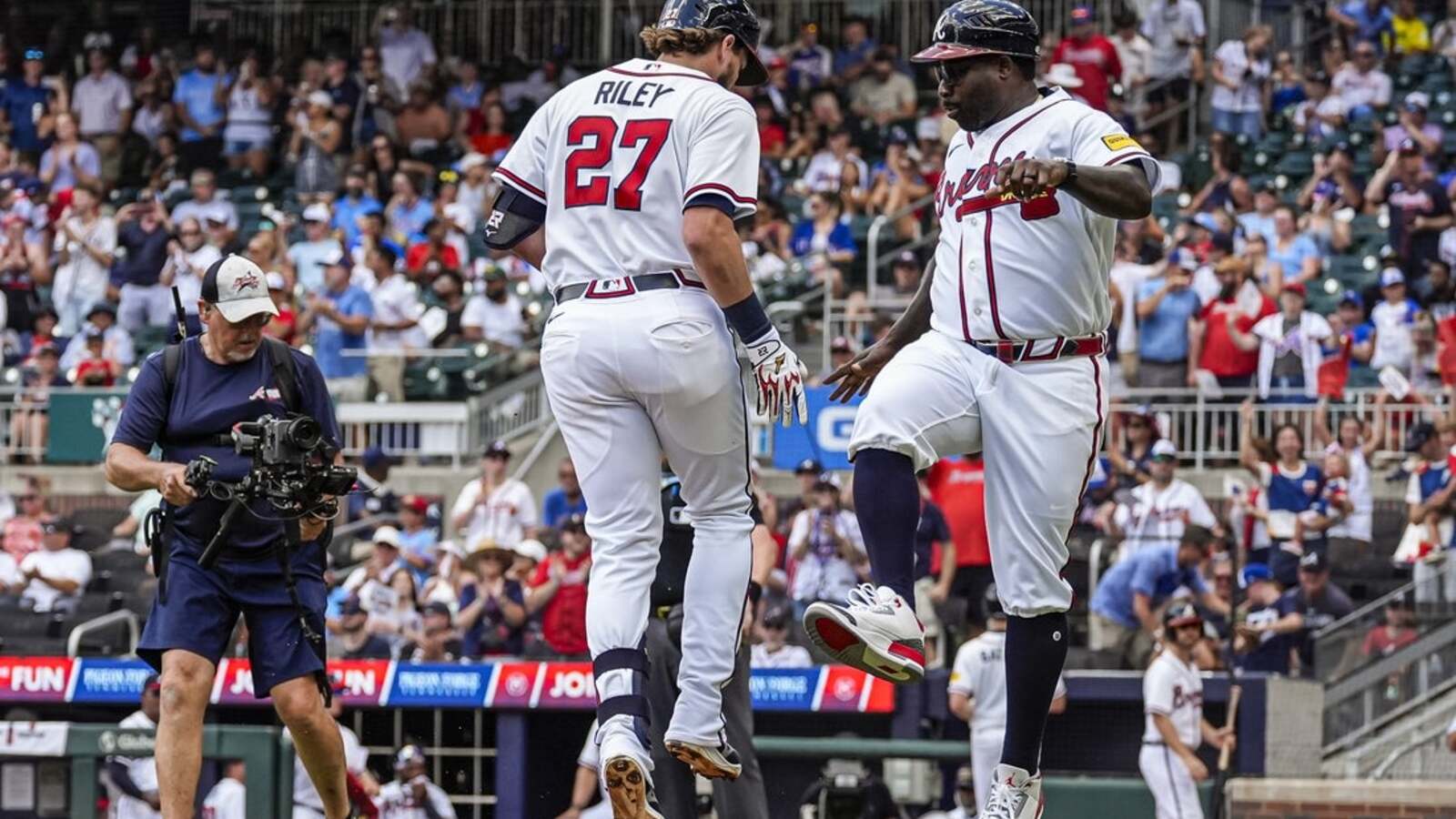Riley and Baldwin hit two homers each in Braves' 8-5 win over Rangers
