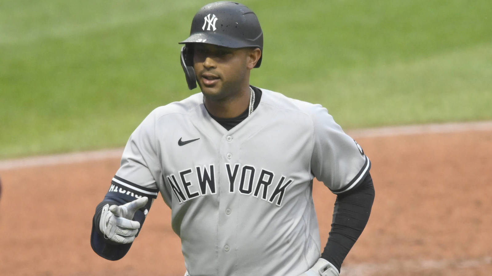 Aaron Hicks expected to be out for season after wrist surgery - Vimarsana News