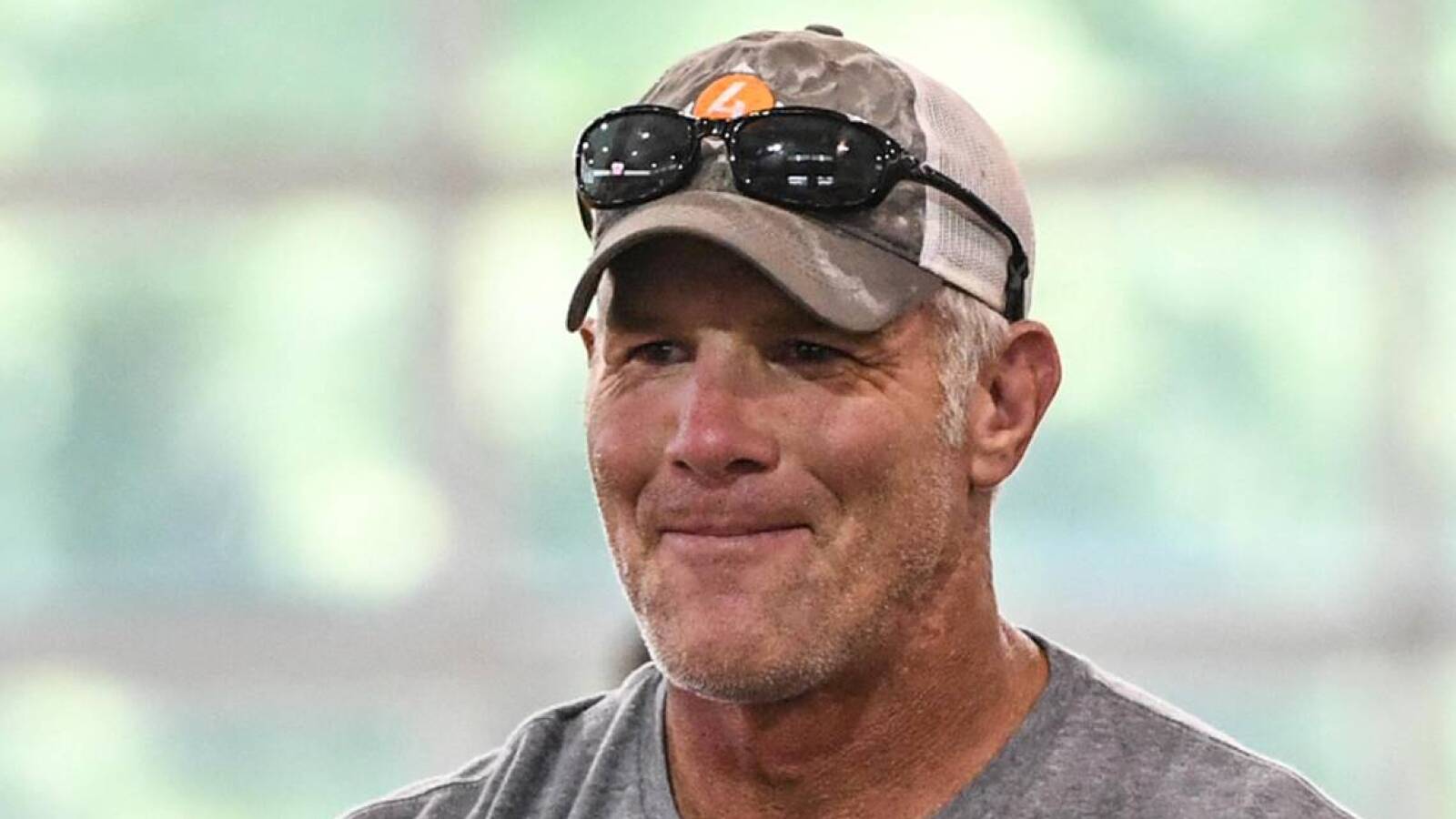 Brett Favre estimates he suffered 'thousands' of concussions over 20-year career - Vimarsana News