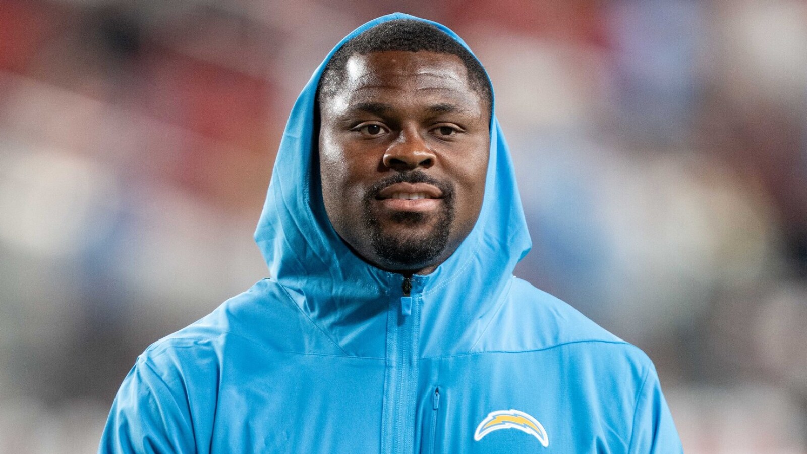 https://www.yardbarker.com/media/0/2/0298695b4745af5b0b77139c4a1a51def0c47b0c/thumb_16x9/chargers-star-lb-avoids-season-ending-injury.jpg?v=1