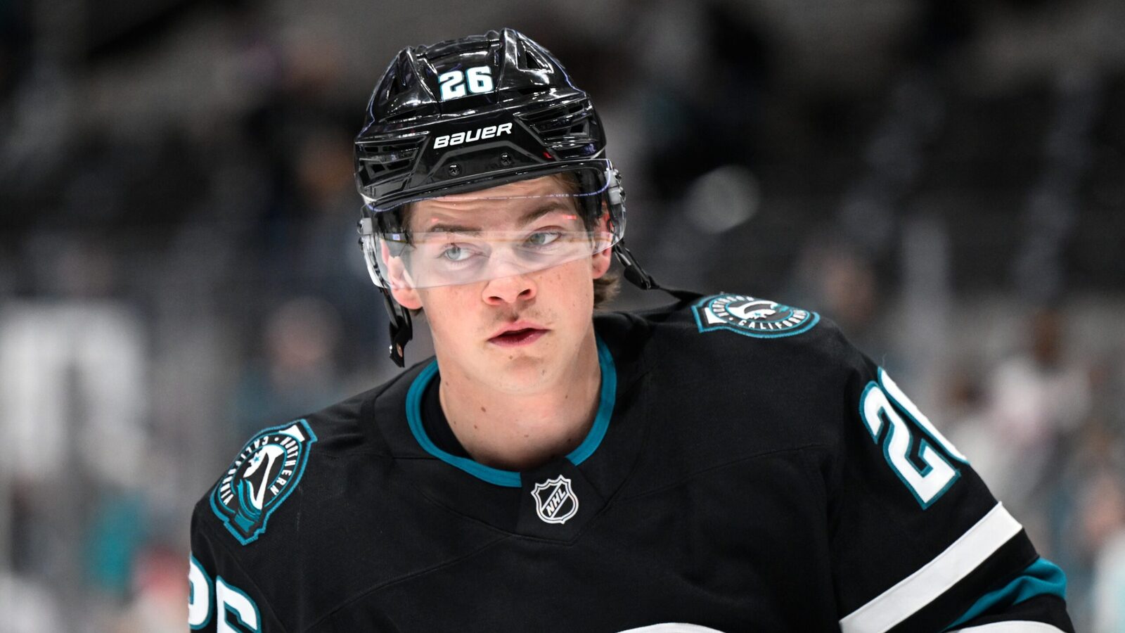 Sharks re-sign Jack Thompson to one-year contract | Yardbarker