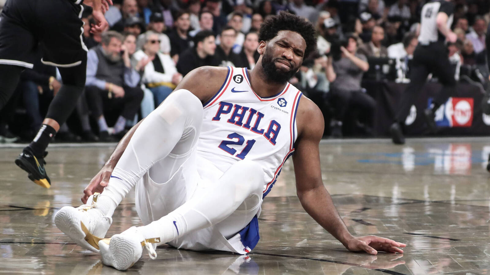 New details emerge about Joel Embiid’s knee injury Yardbarker