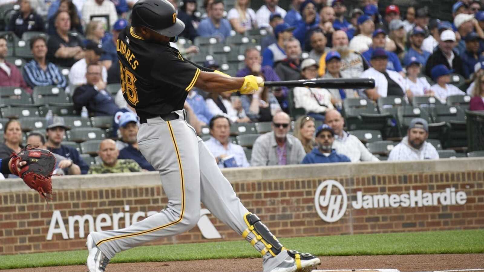 Pirates hold off Cubs in series opener - Vimarsana News