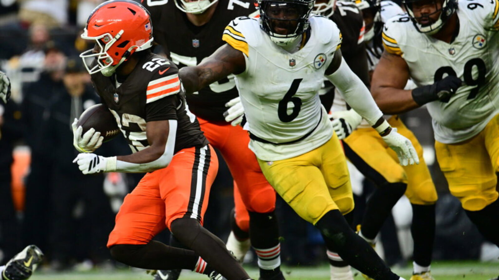 Analyst points out glaring flaw around Browns' running back room