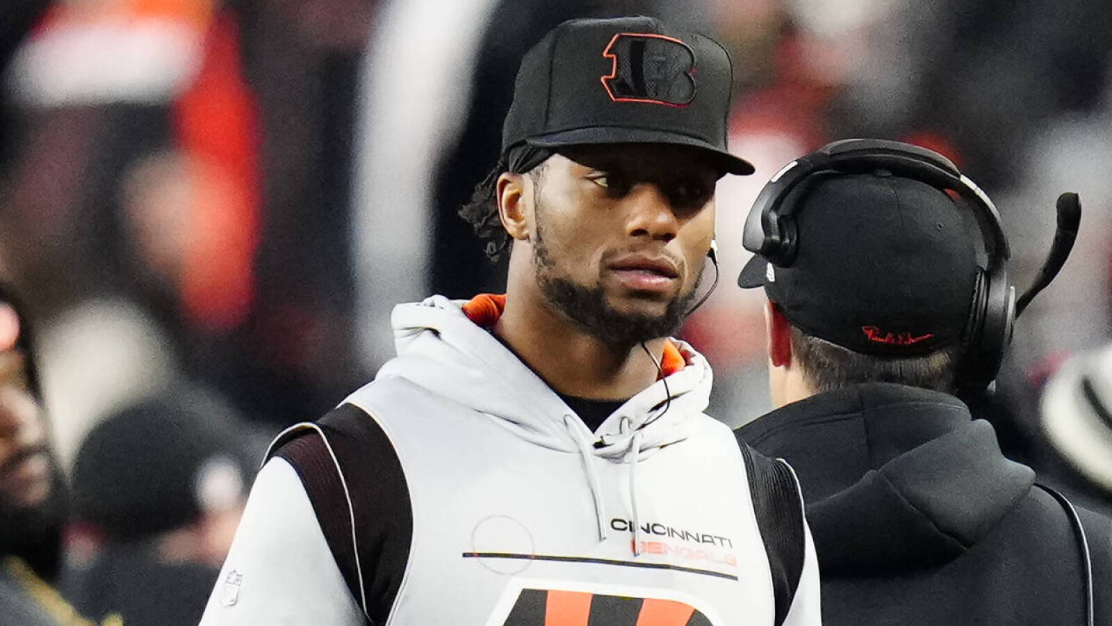 Neighbor shares alarming allegations about incident near Joe Mixon's house - Vimarsana News