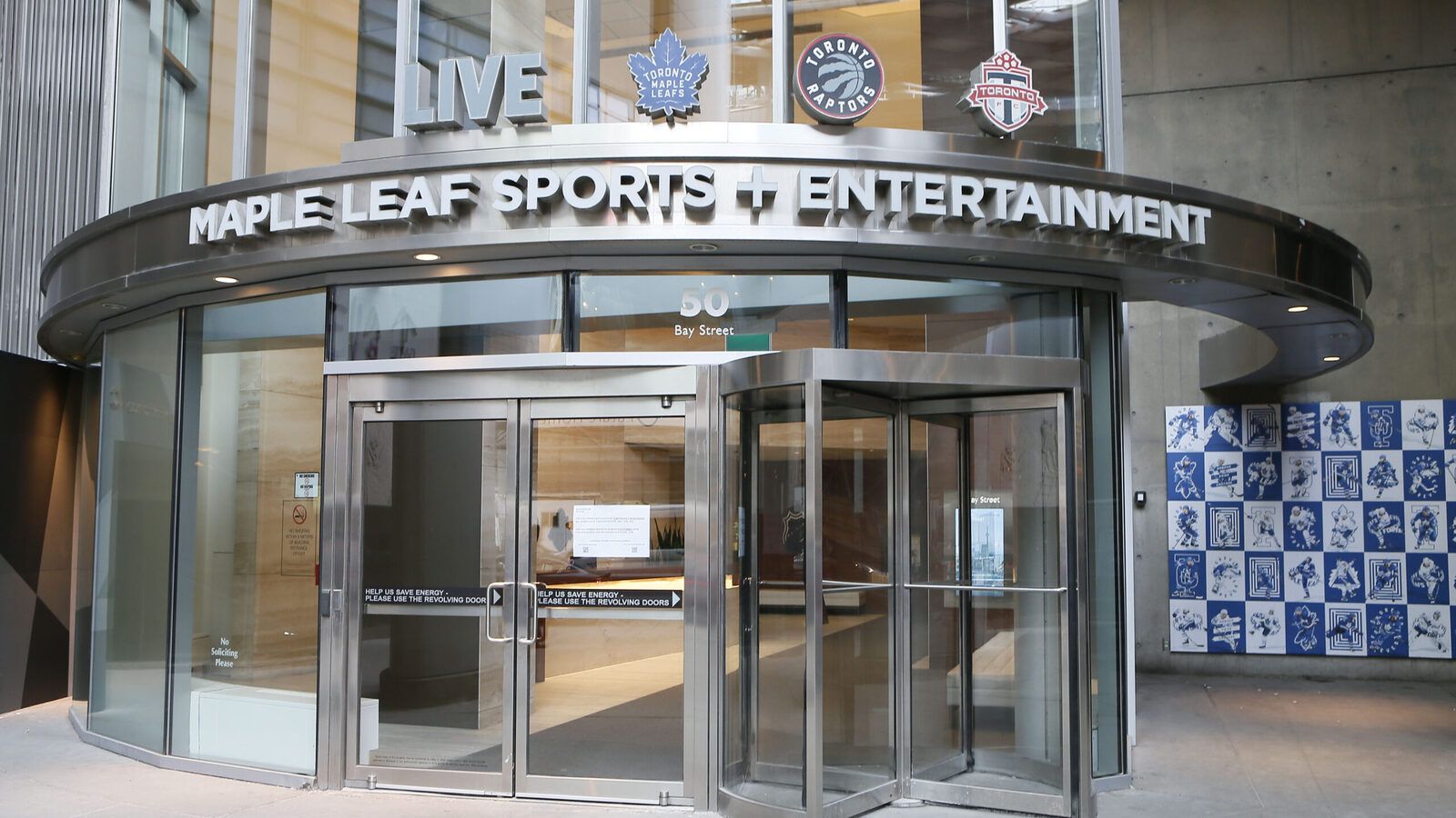 Maple Leafs reportedly receive permission to speak to Wild's Judd Brackett for AGM