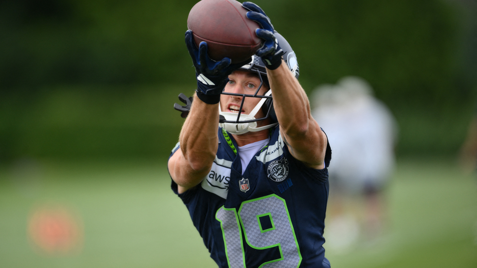 https://www.yardbarker.com/media/0/4/041494a7ced26b1a8cbd9b3eb464020211de9dde/thumb_16x9/seahawks-expected-lose-receiver-depth-jake-bobo.jpg