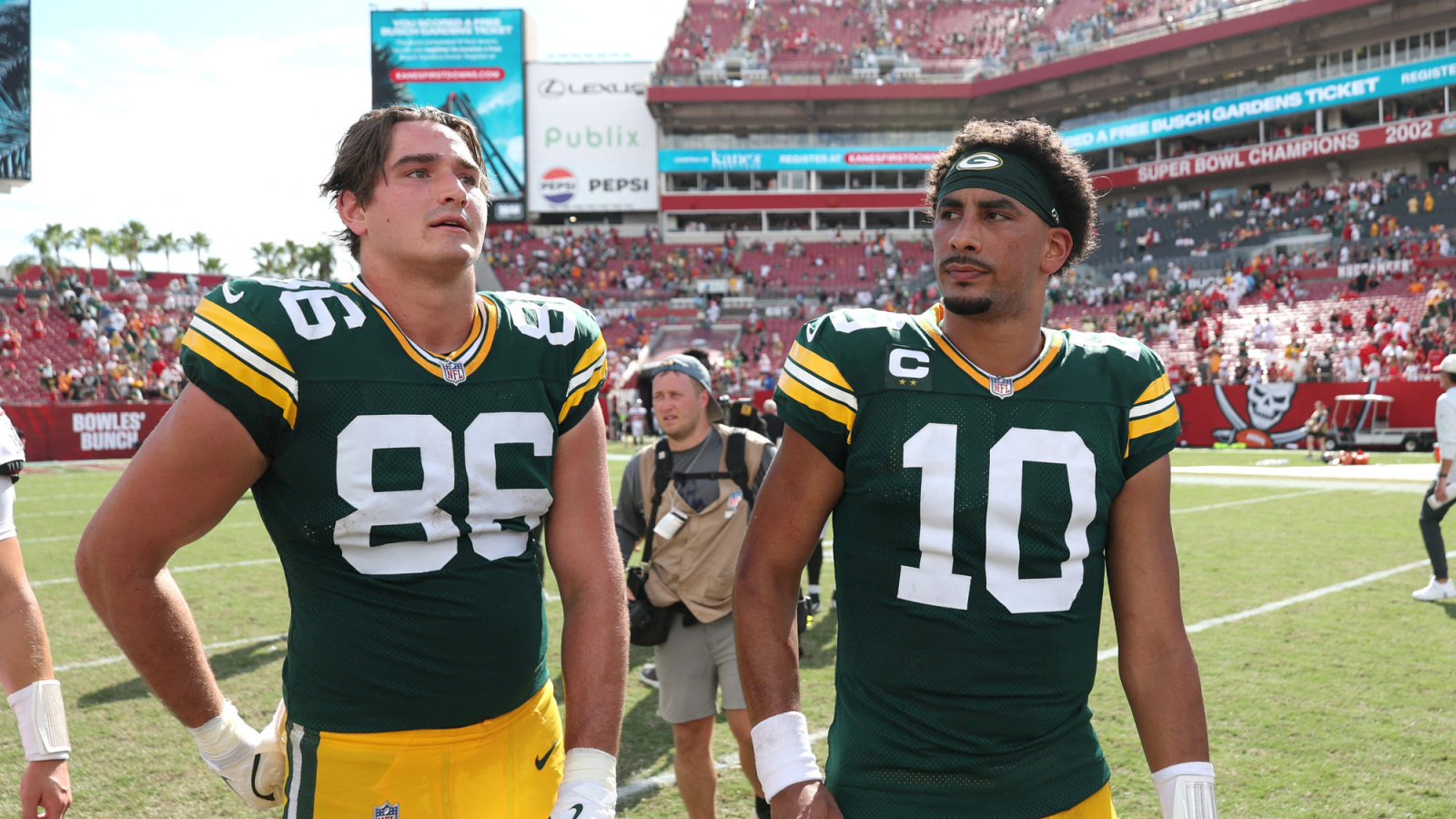 Packers Host Bears in Historic NFL Rivalry Matchup