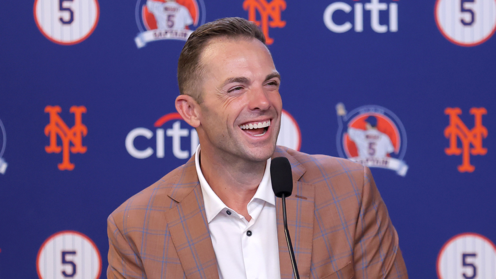 https://www.yardbarker.com/media/0/5/0528d8a2d692ae641da88e2162e25e3d35ebed09/thumb_16x9/david-wright-reacts-mets-owner-steve-cohen-never.jpg?v=1