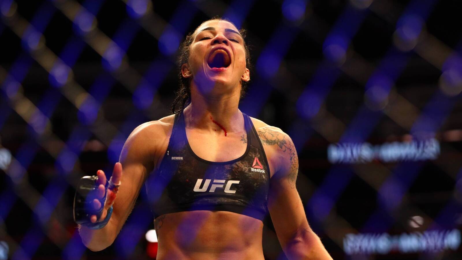 Вивиан Араужо UFC