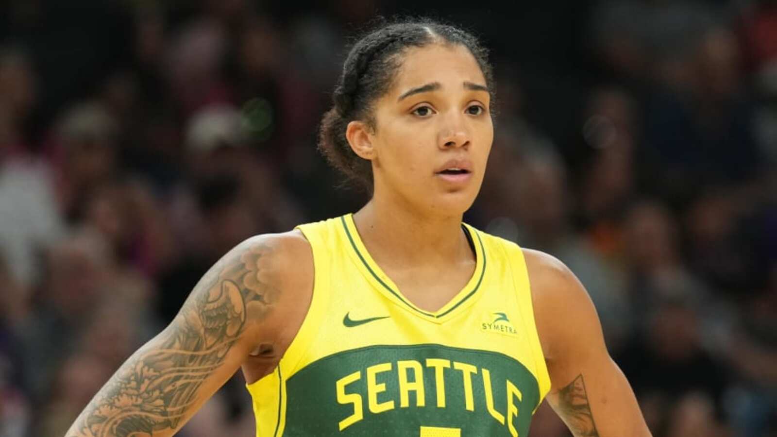 Gabby Williams rocks handkerchief crop top for WNBA fit debut (PHOTO ...